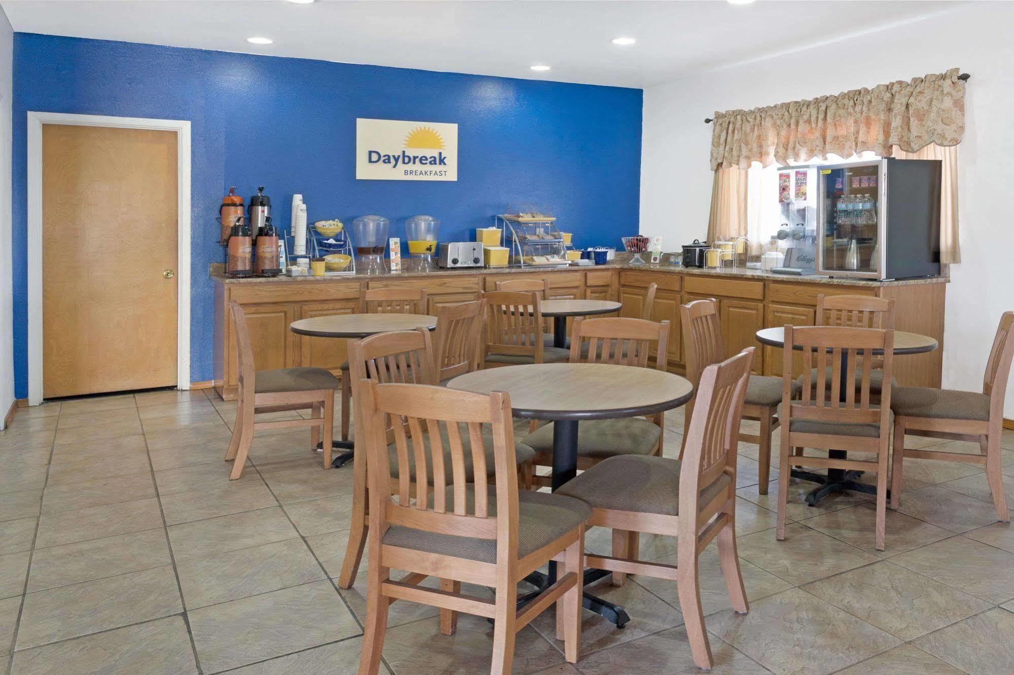Days Inn & Suites By Wyndham Santa Rosa, Nm Esterno foto