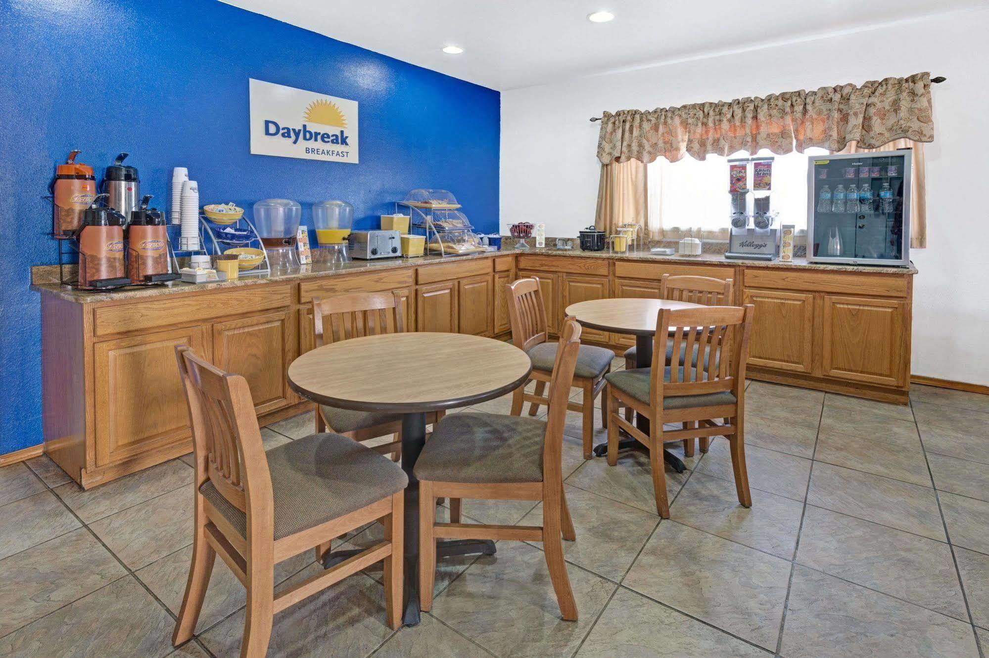 Days Inn & Suites By Wyndham Santa Rosa, Nm Esterno foto